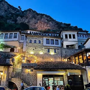 Ansel , Berat Albanie